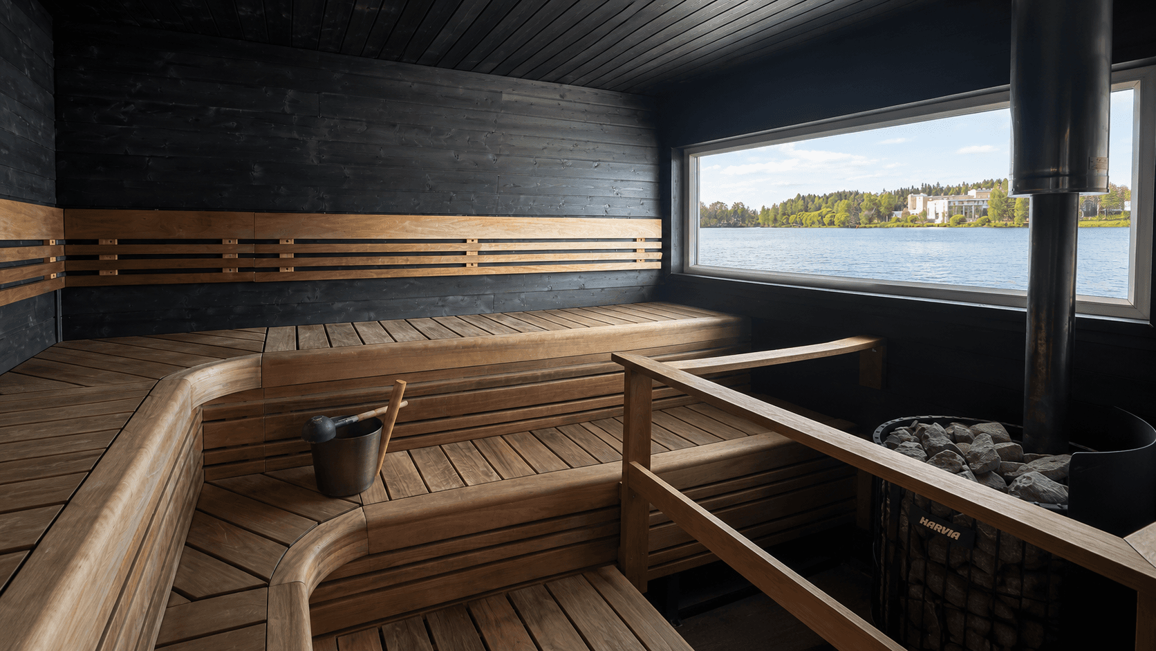 Sauna järvinäköalalla